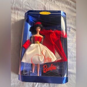1997 Silken Flame Barbie - Collector Edition 1962 Reproduction Retro Black Hair.